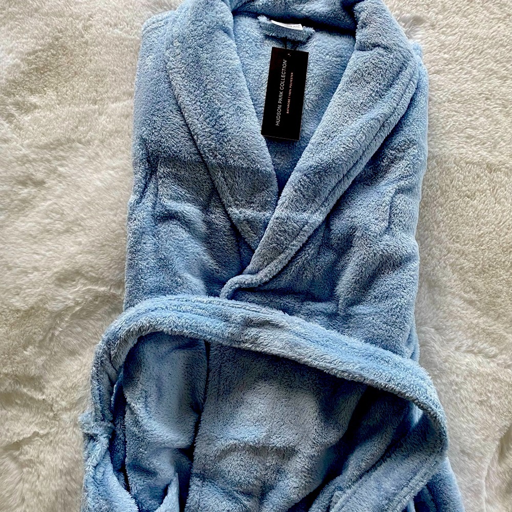 Bathrobe Hudson Park Collection , blue in color. - Picture 3 of 7
